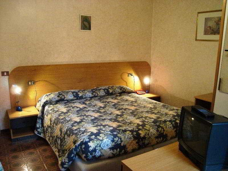 Hotel Spampatti كاستوني ديلا بريسولانا المظهر الخارجي الصورة