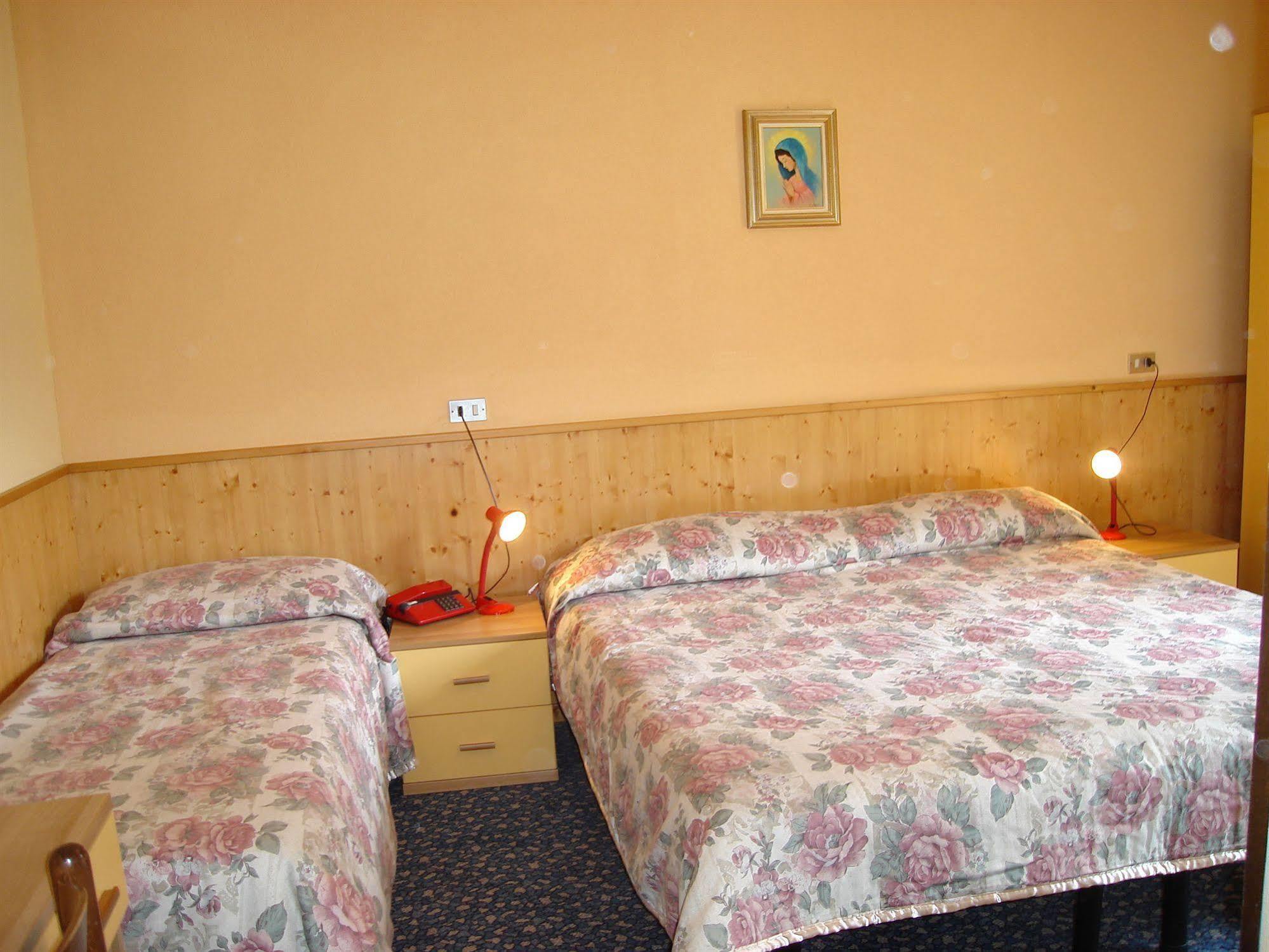 Hotel Spampatti كاستوني ديلا بريسولانا المظهر الخارجي الصورة